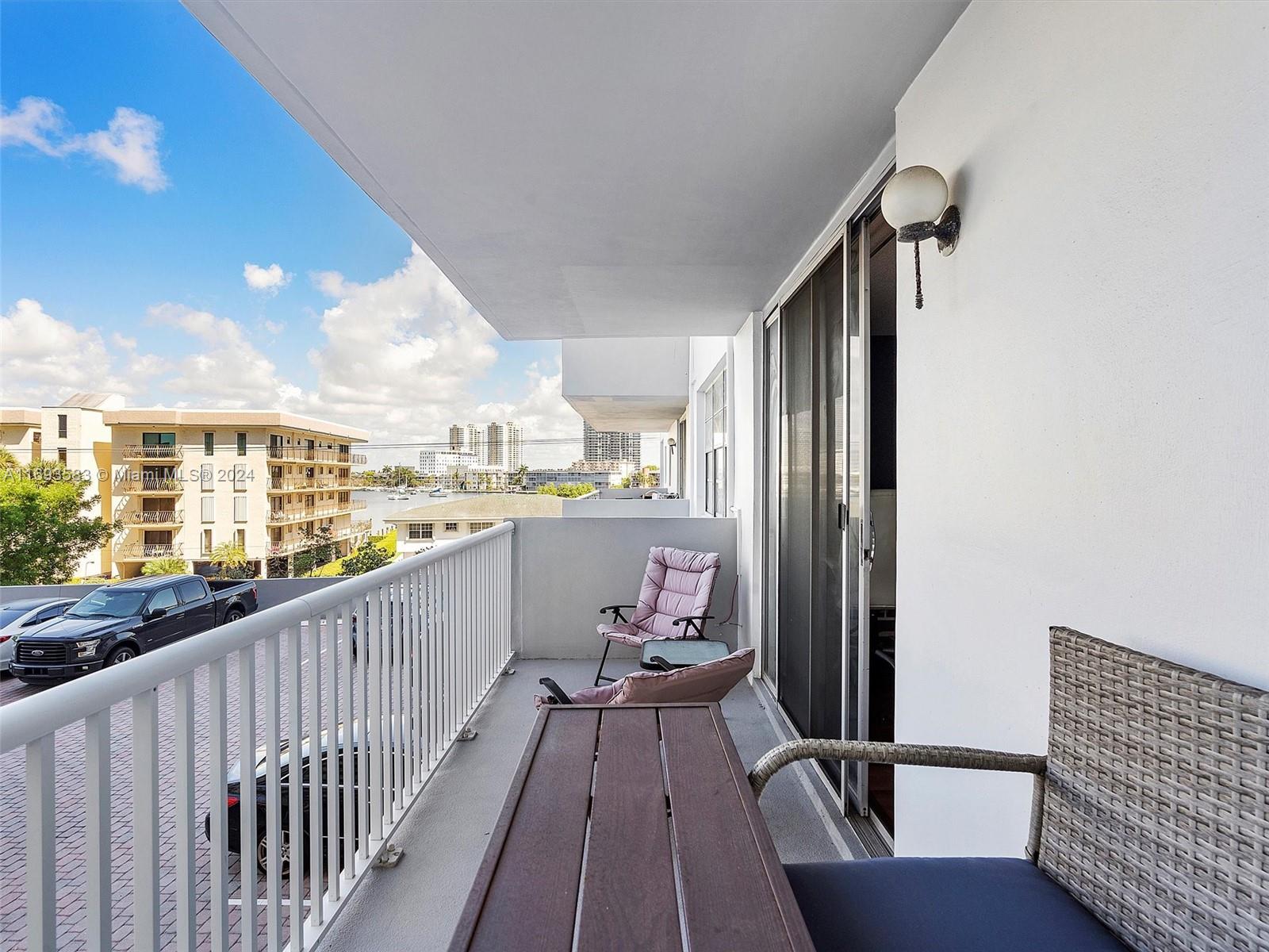 GOLDEN SURF TOWERS CONDO - Residential