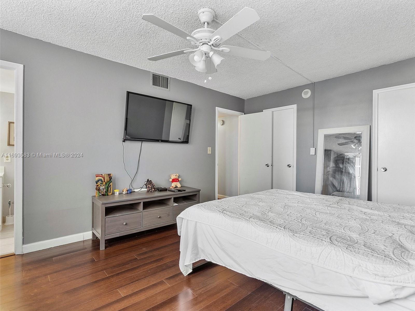 GOLDEN SURF TOWERS CONDO - Residential