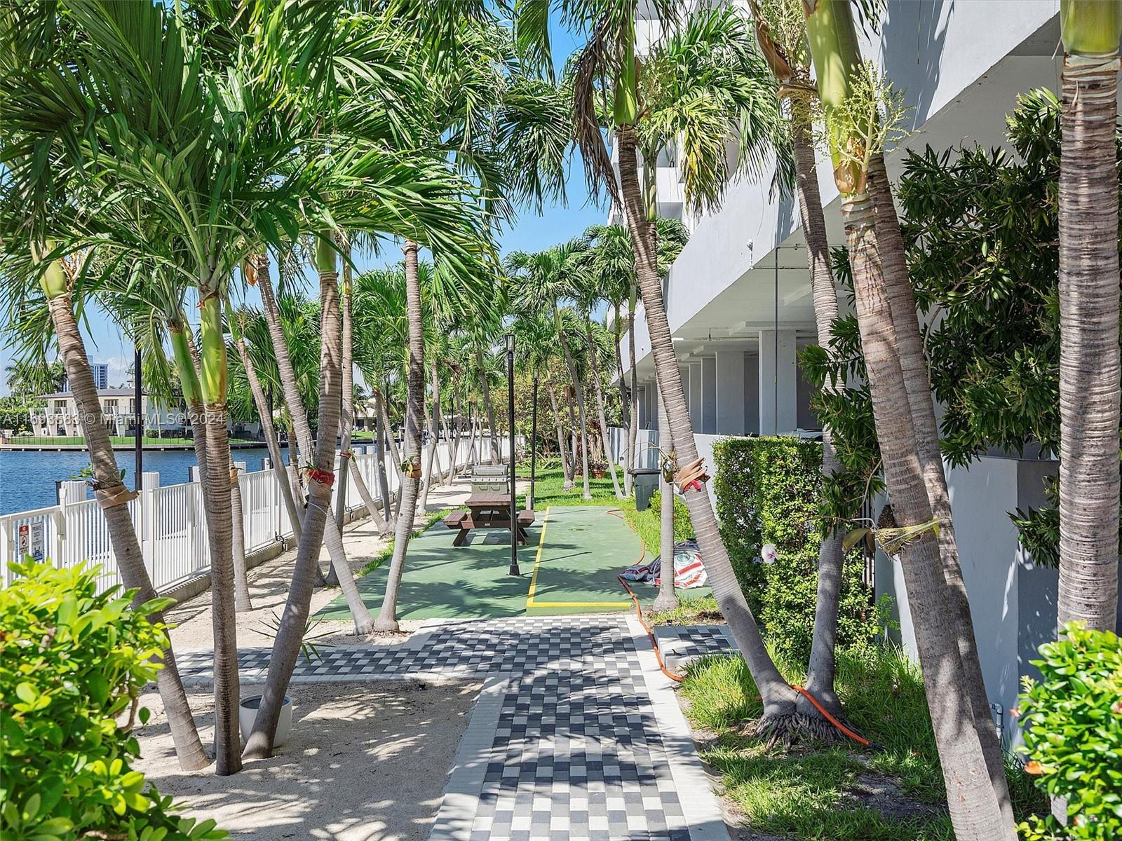 GOLDEN SURF TOWERS CONDO - Residential