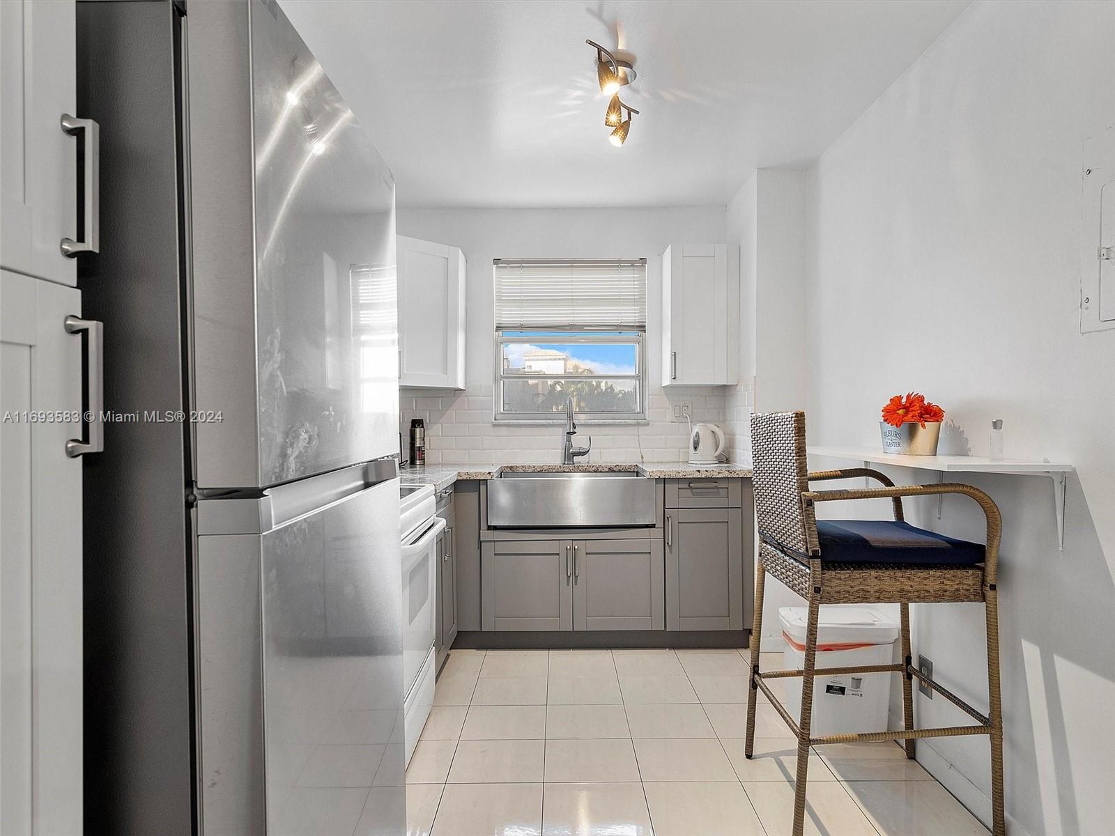 GOLDEN SURF TOWERS CONDO - Residential