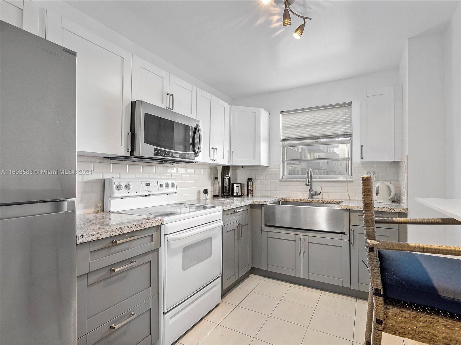 GOLDEN SURF TOWERS CONDO - Residential