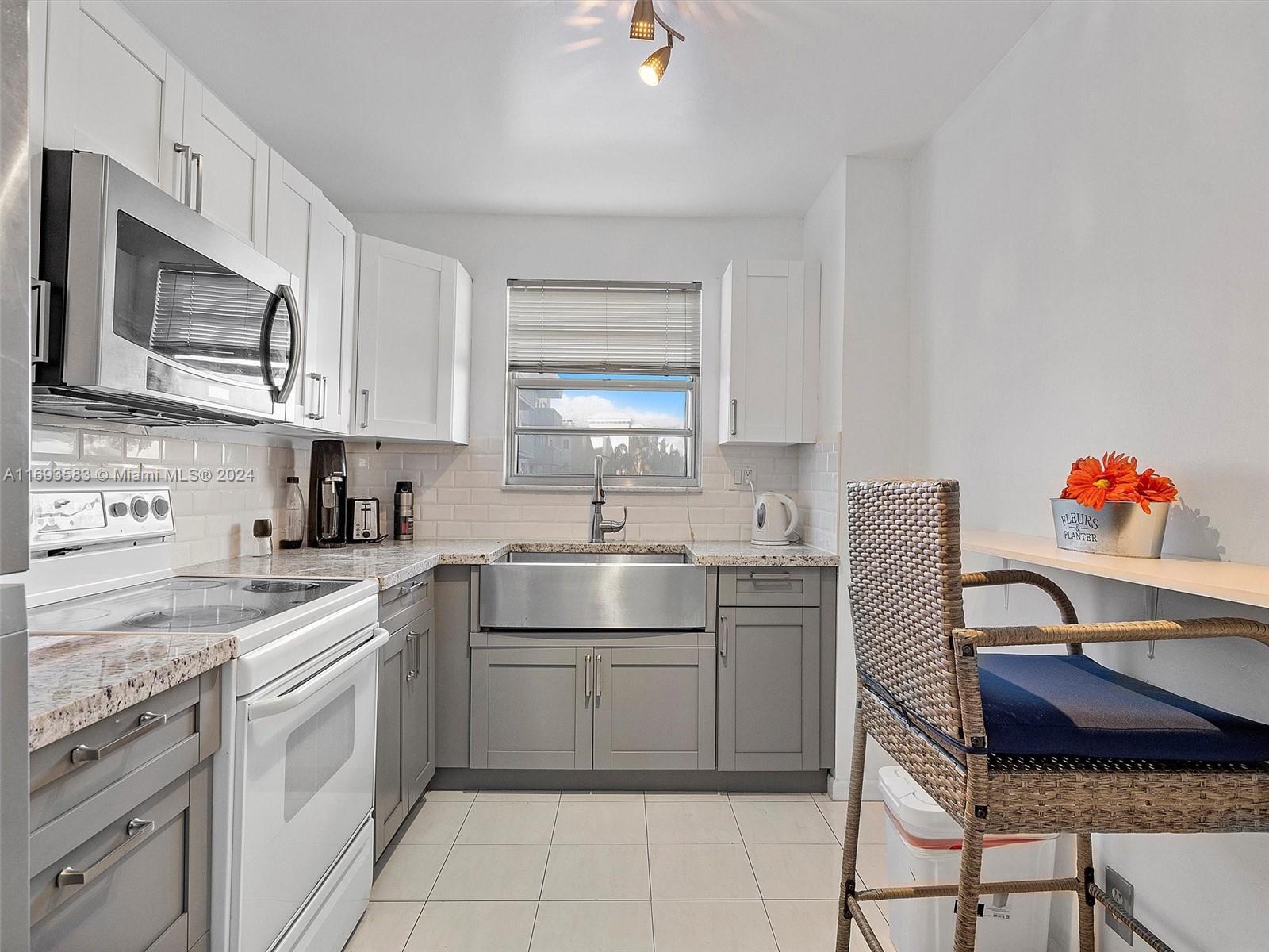 GOLDEN SURF TOWERS CONDO - Residential