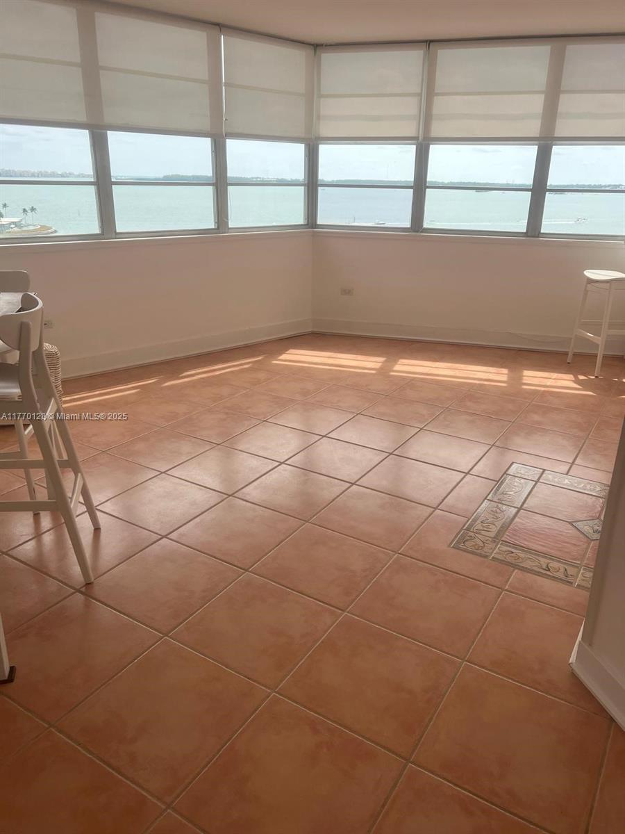 Rental Property at 999 Brickell Bay Dr 1202, Miami, Broward County, Florida - Bedrooms: 1 
Bathrooms: 1  - $1,500 MO.