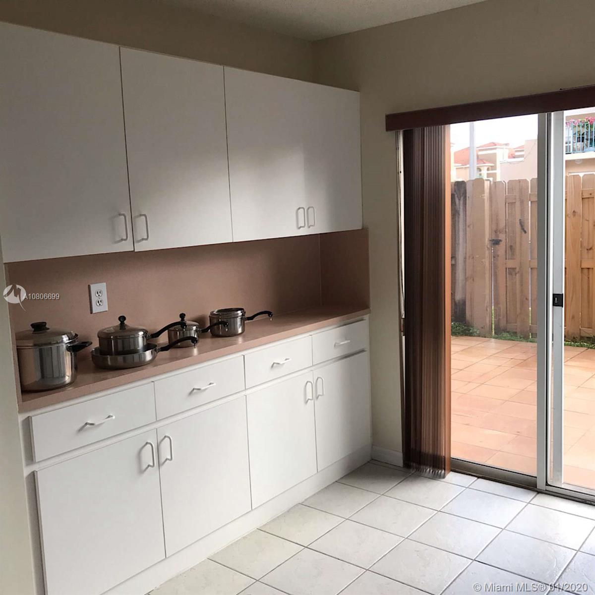 LAGO LINDO TOWNVILLAS CON - Residential