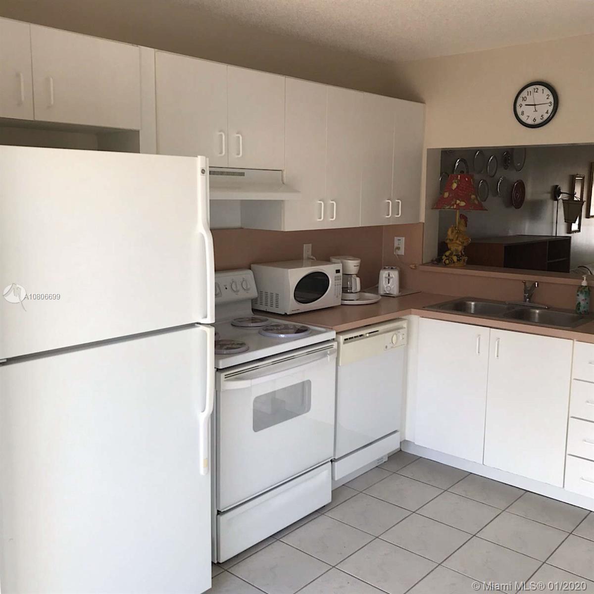 LAGO LINDO TOWNVILLAS CON - Residential