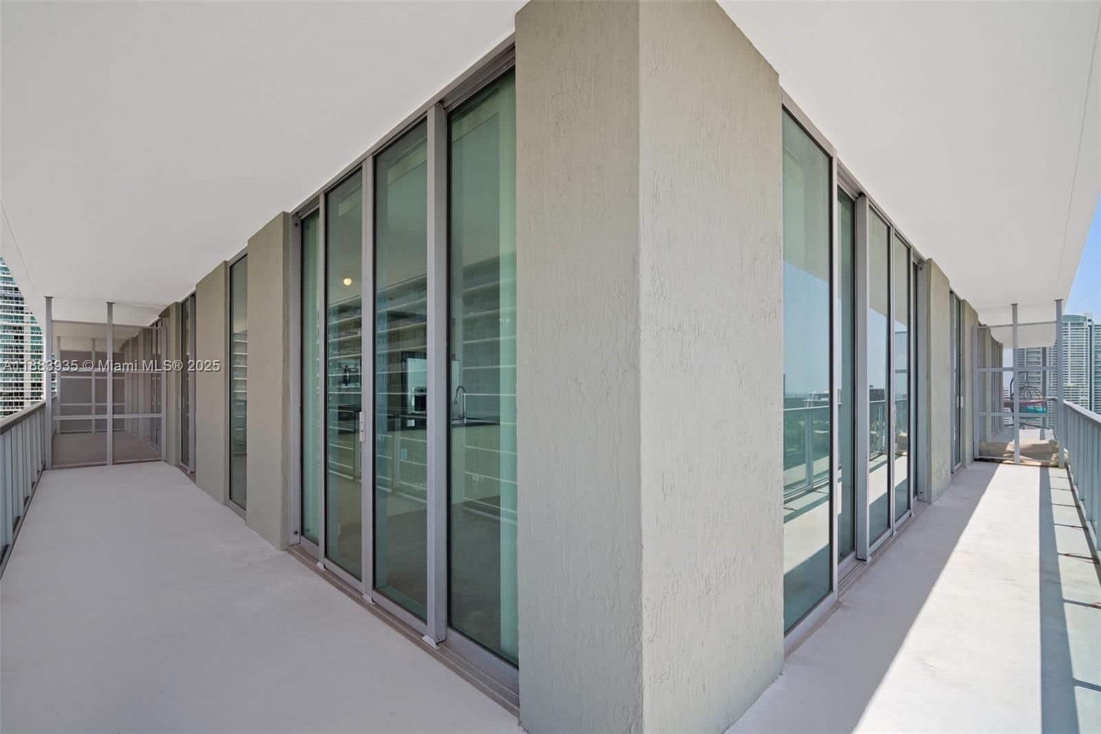 THE AXIS ON BRICKELL COND - Residential Lease