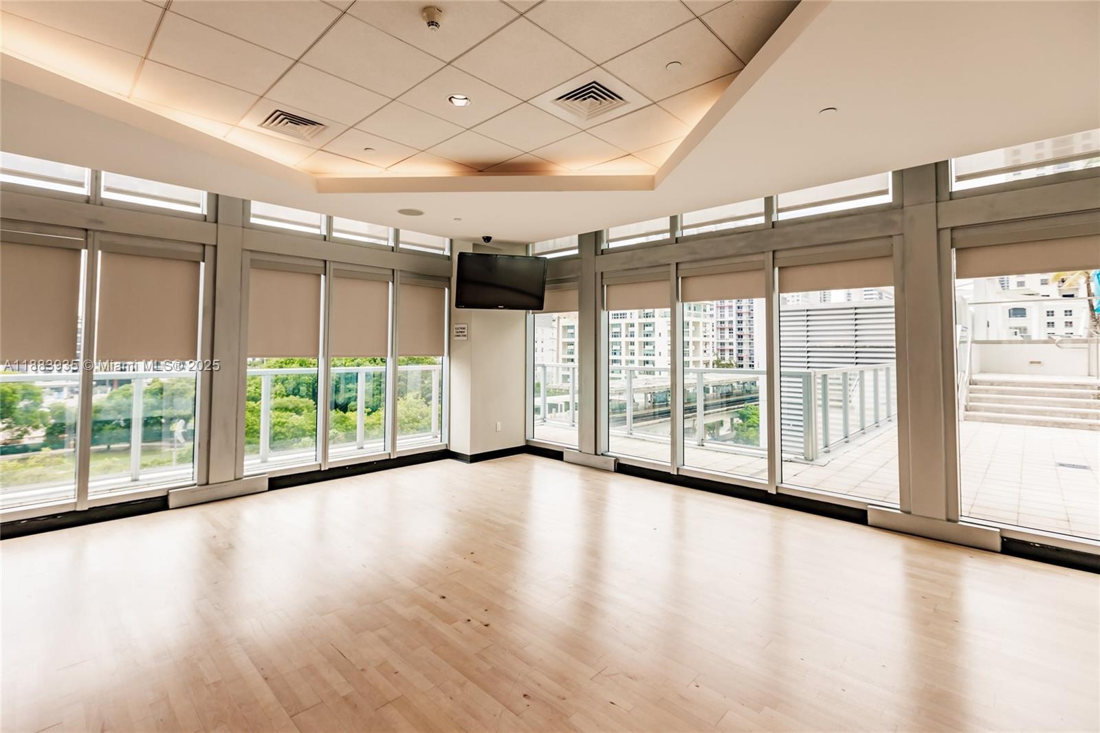 THE AXIS ON BRICKELL COND - Residential Lease
