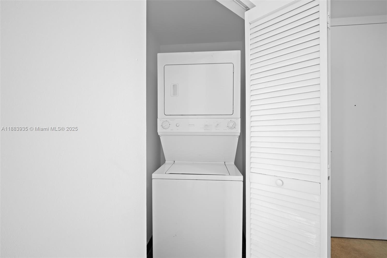 THE AXIS ON BRICKELL COND - Residential Lease