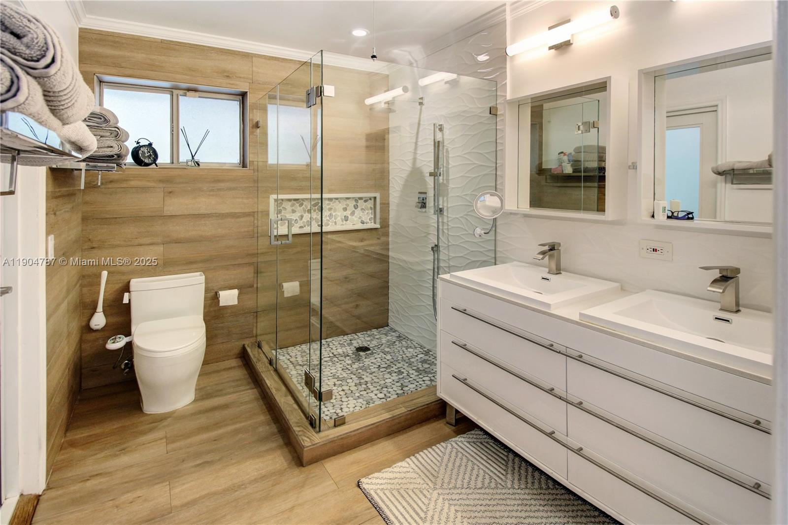 HIGHLAND OAKS - Residential