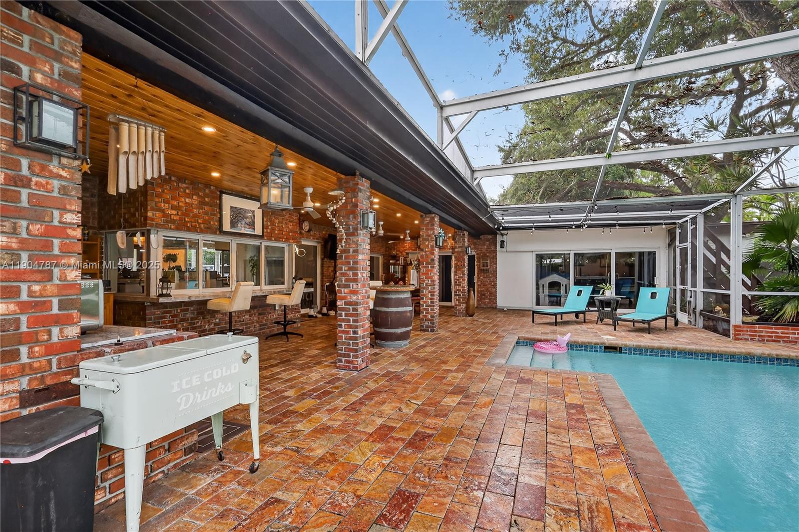 HIGHLAND OAKS - Residential