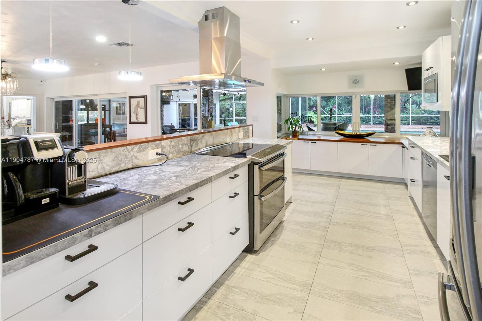 HIGHLAND OAKS - Residential