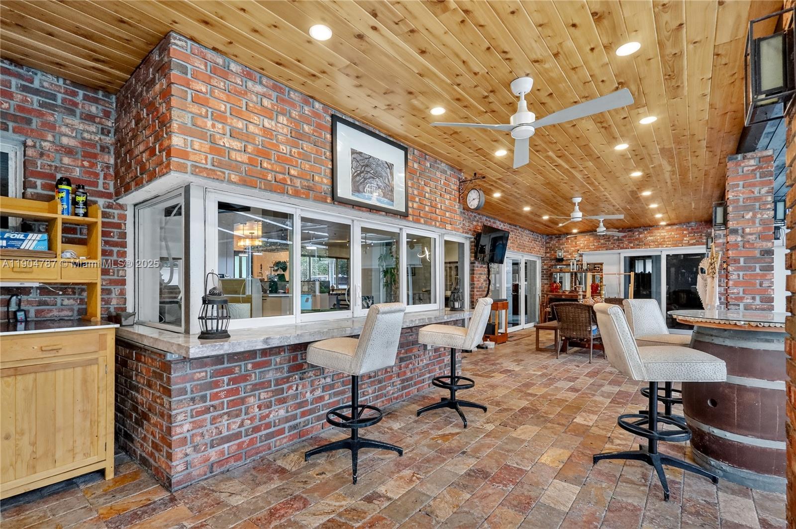 HIGHLAND OAKS - Residential