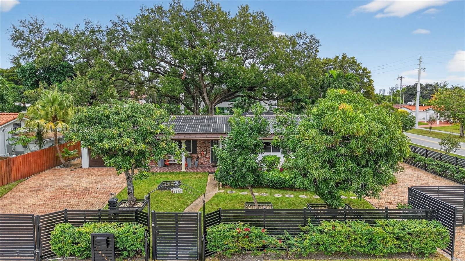 HIGHLAND OAKS - Residential