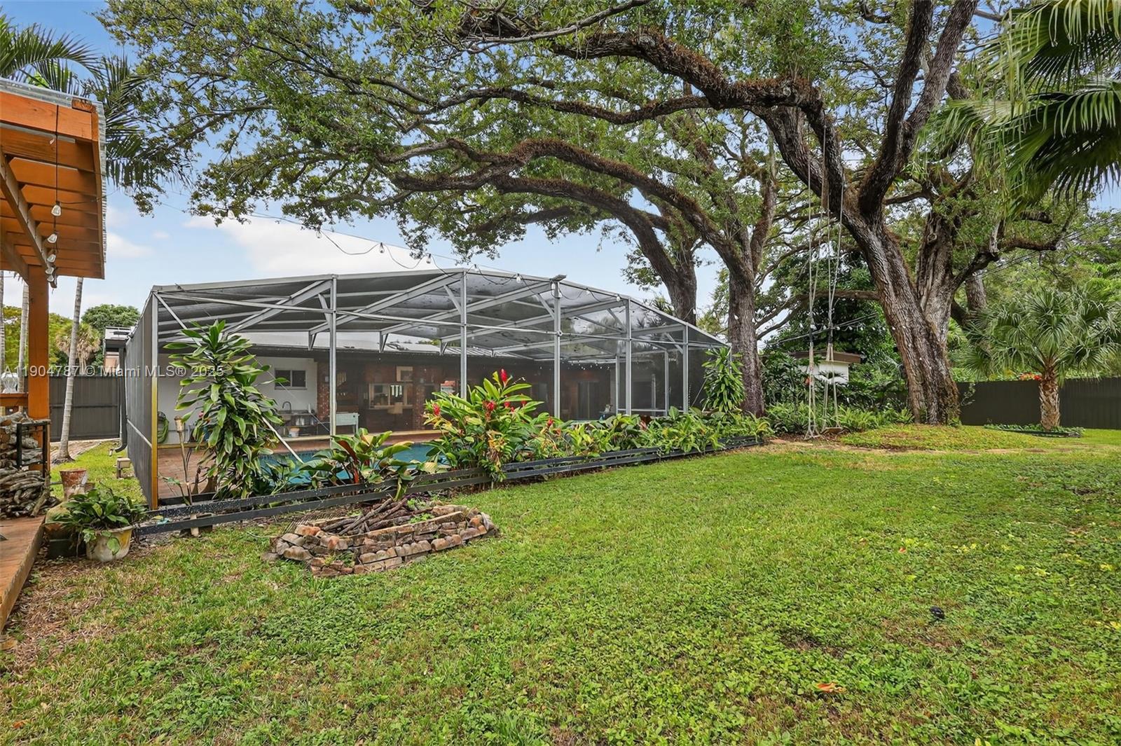 HIGHLAND OAKS - Residential