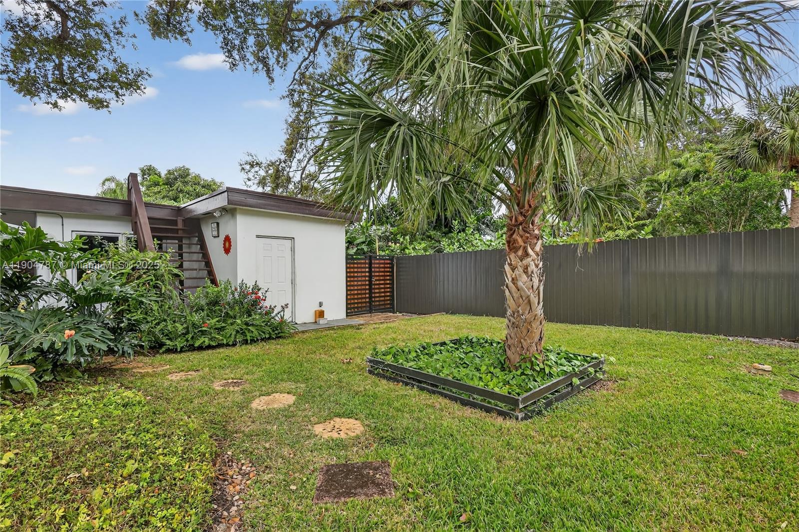 HIGHLAND OAKS - Residential