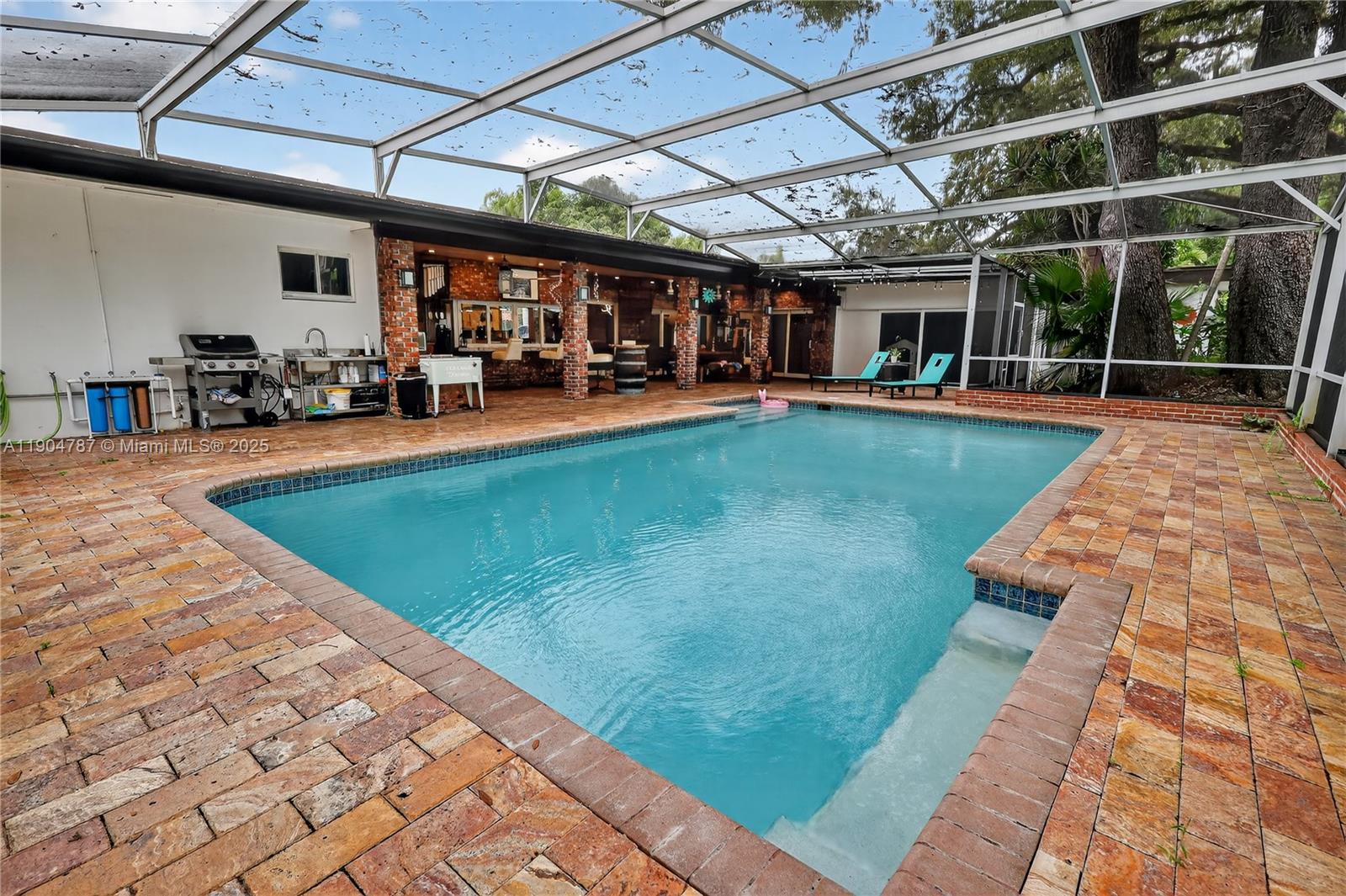 HIGHLAND OAKS - Residential