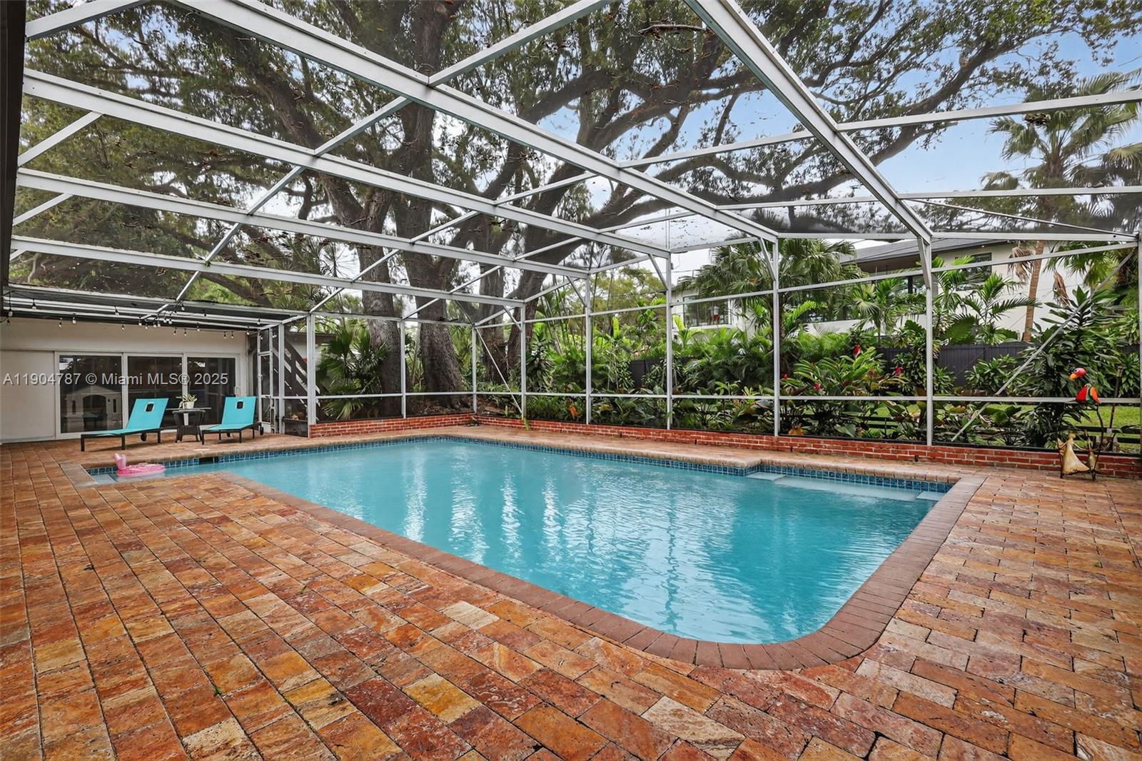 HIGHLAND OAKS - Residential