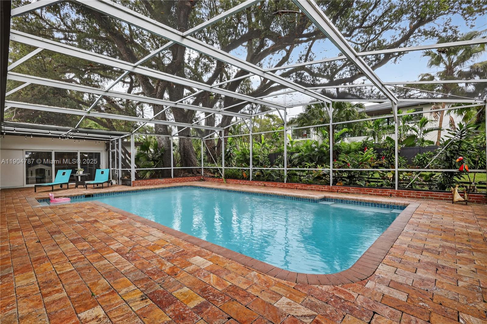 HIGHLAND OAKS - Residential