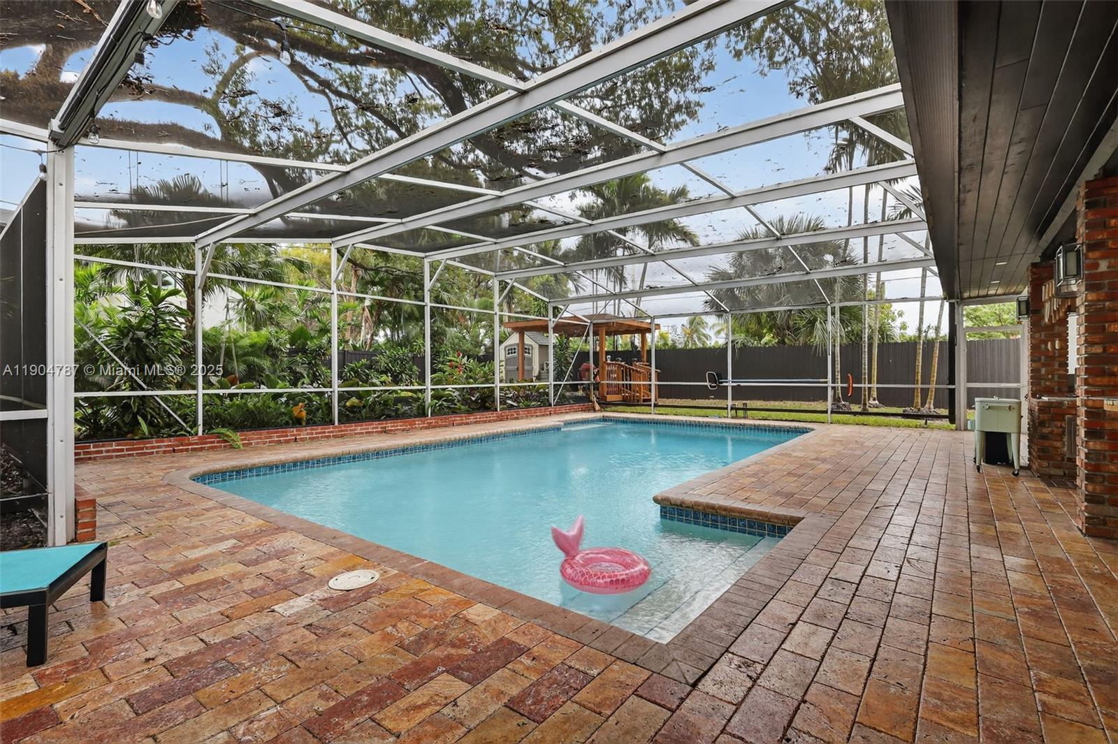 HIGHLAND OAKS - Residential