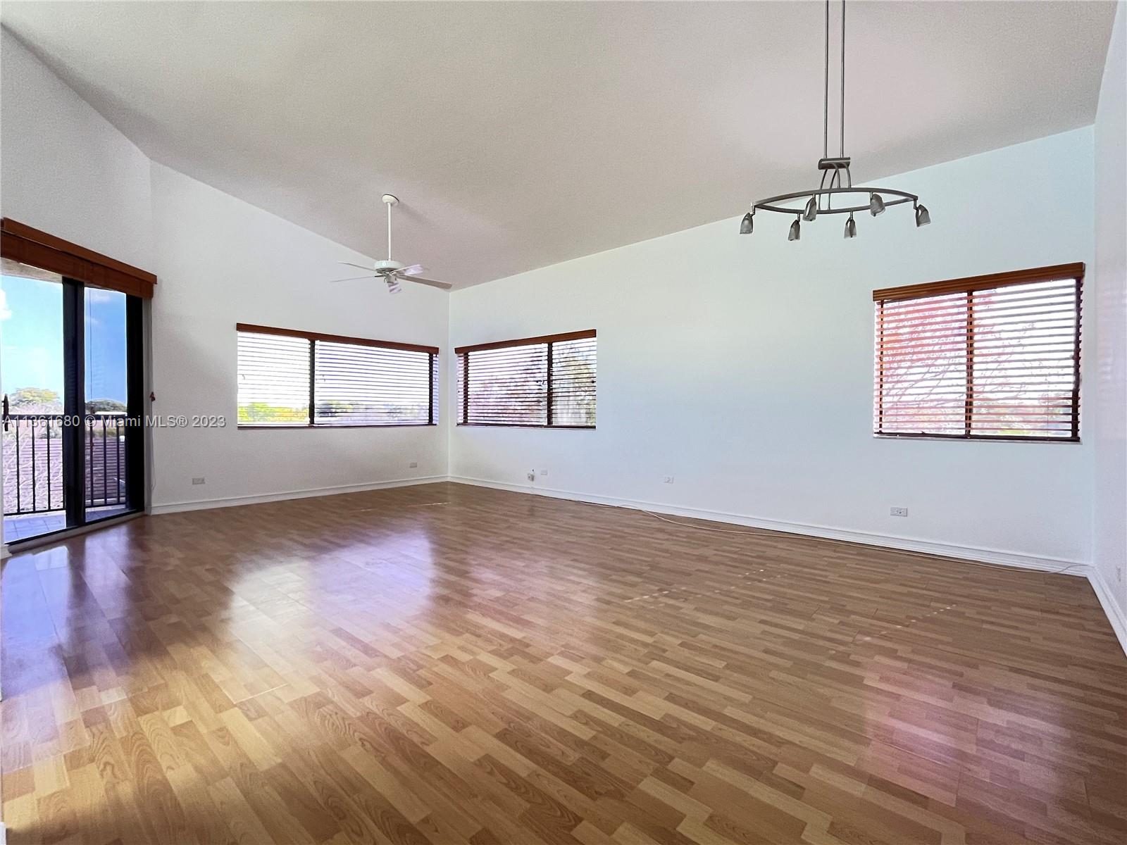 SEC 48 ATRIUMS AT SNAPPER - Residential