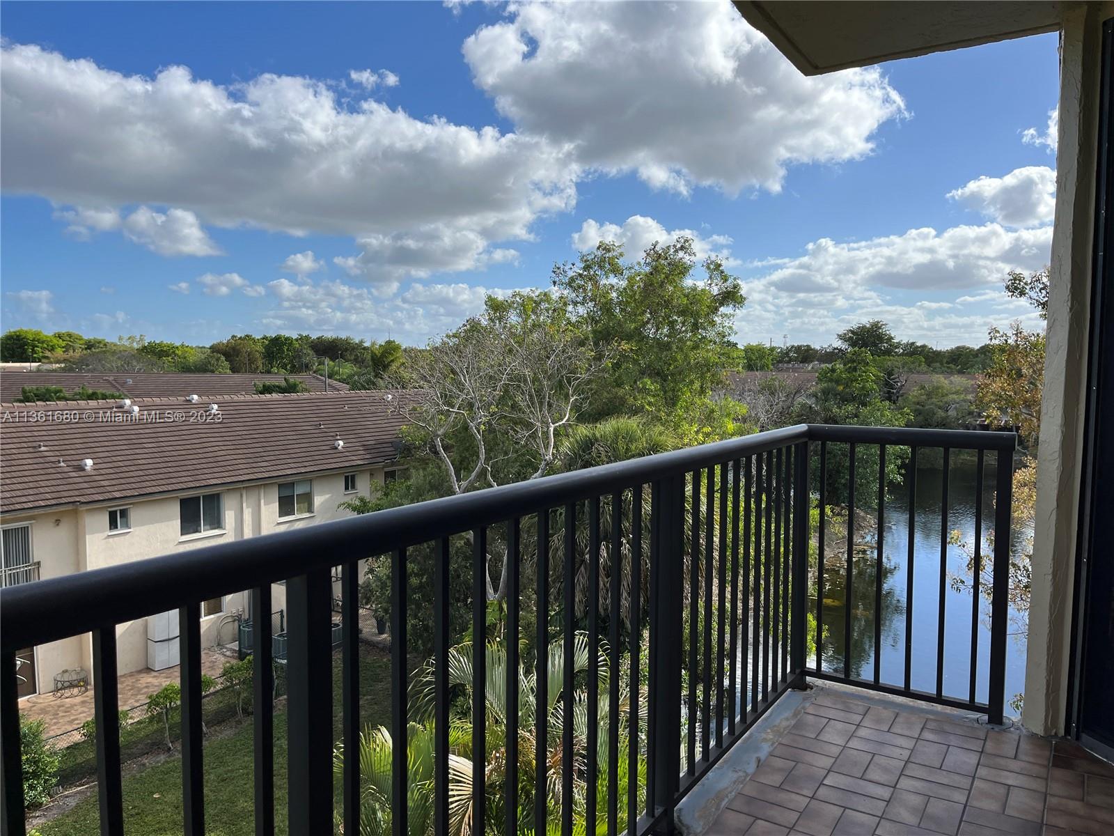 SEC 48 ATRIUMS AT SNAPPER - Residential