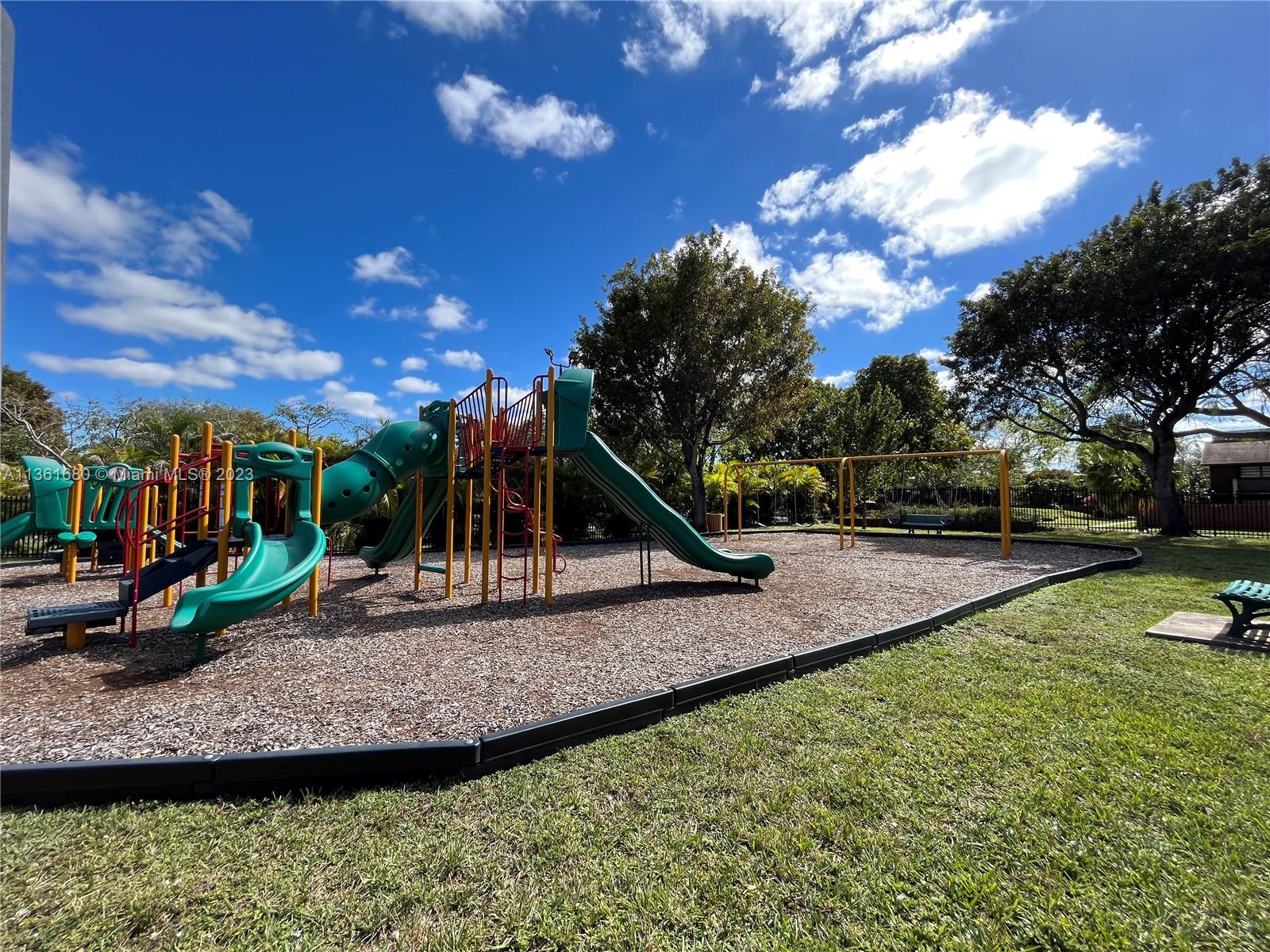 SEC 48 ATRIUMS AT SNAPPER - Residential