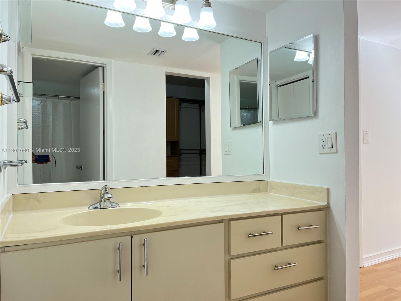 SEC 48 ATRIUMS AT SNAPPER - Residential