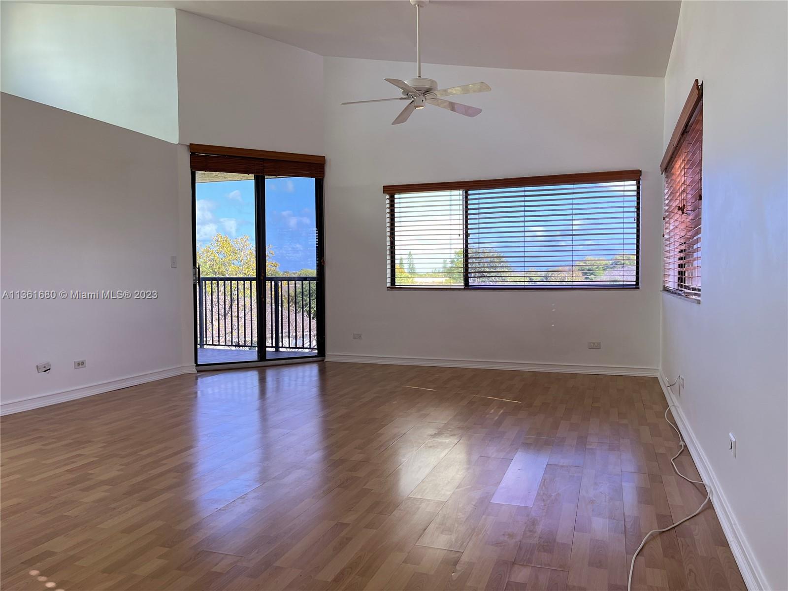 SEC 48 ATRIUMS AT SNAPPER - Residential