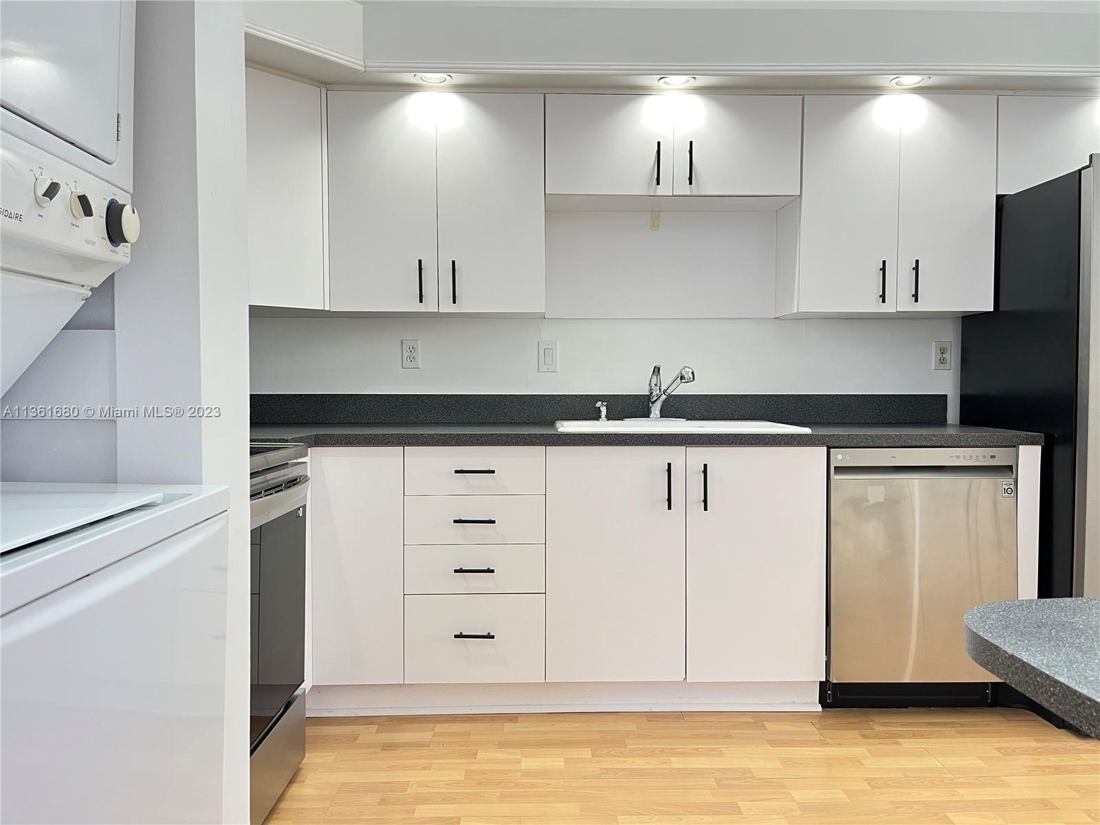 SEC 48 ATRIUMS AT SNAPPER - Residential