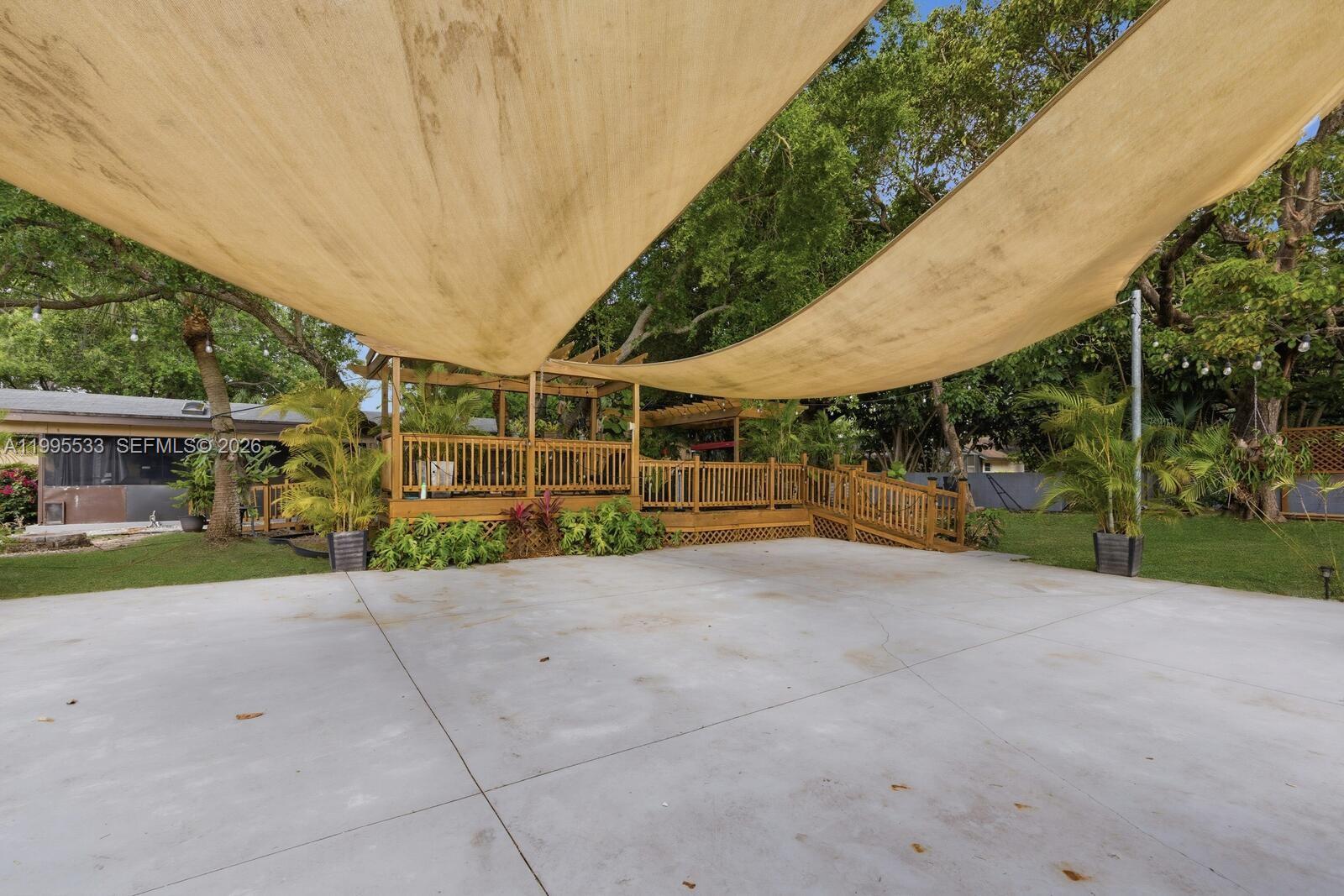 REDLAND OAKS - Residential