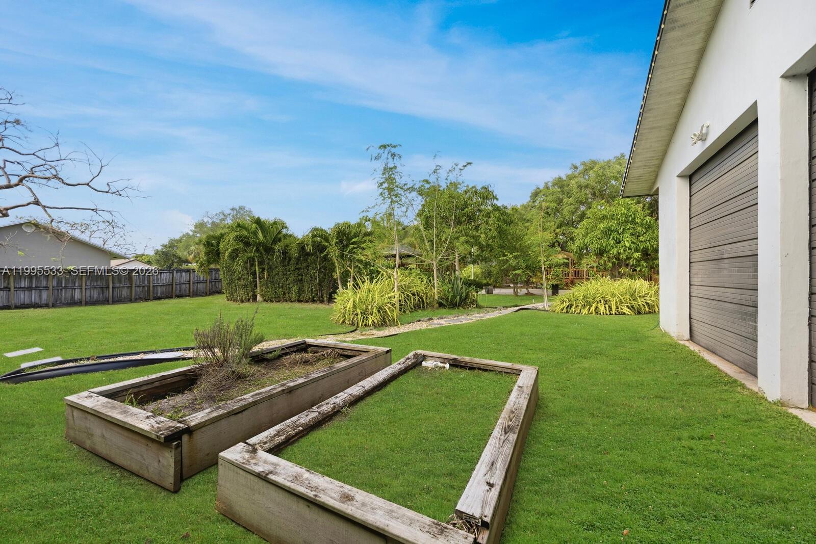 REDLAND OAKS - Residential