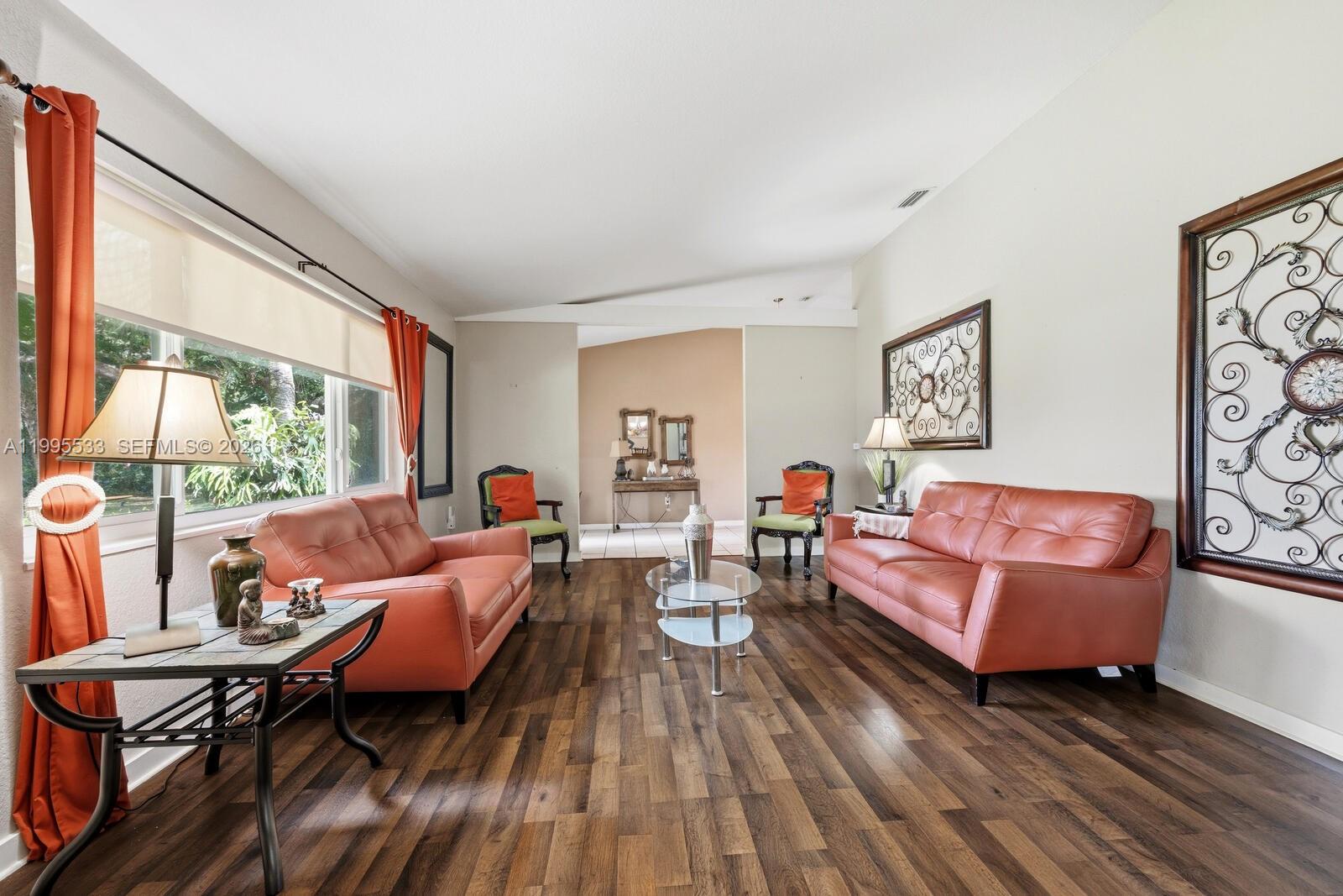 REDLAND OAKS - Residential