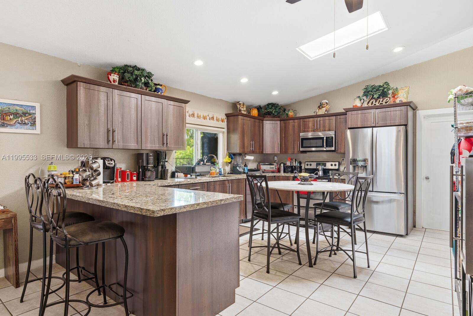 REDLAND OAKS - Residential