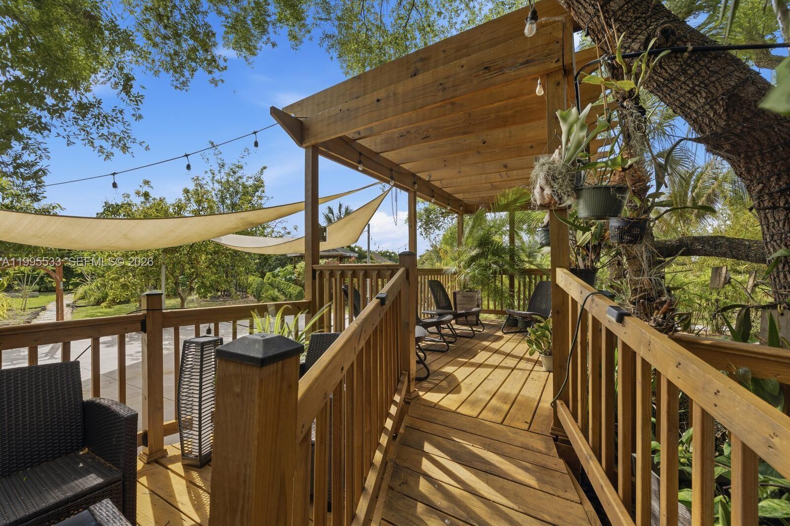 REDLAND OAKS - Residential