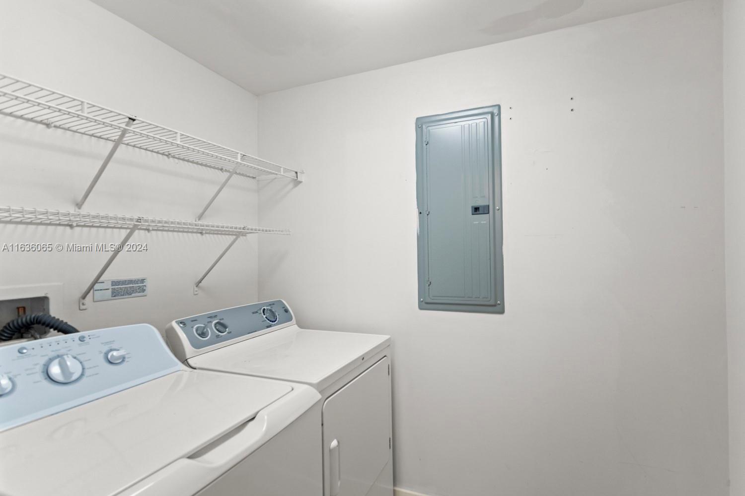 TOSCANO CONDO - Residential