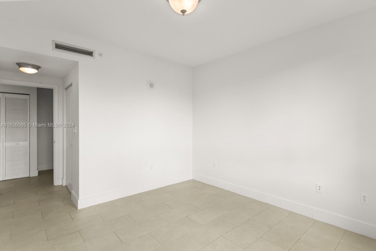 TOSCANO CONDO - Residential