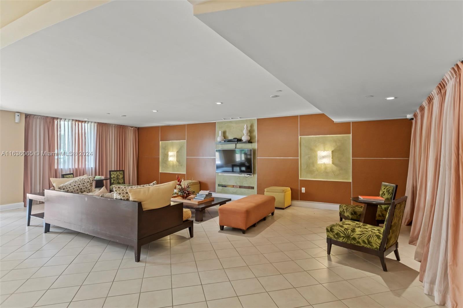 TOSCANO CONDO - Residential
