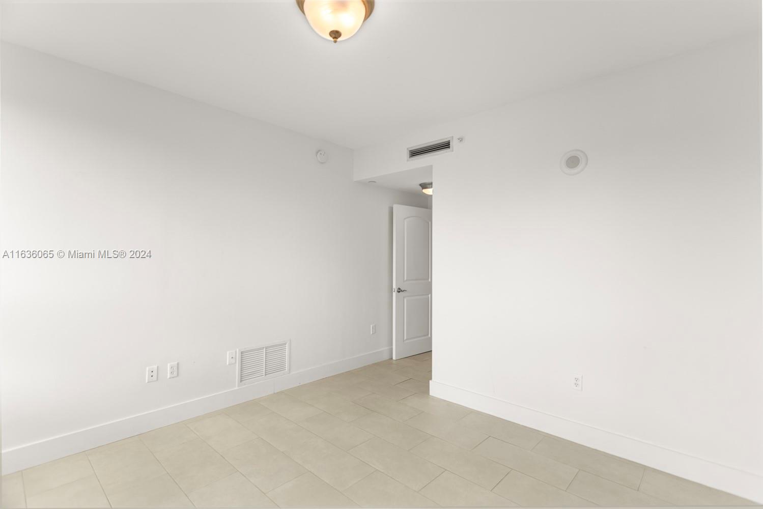 TOSCANO CONDO - Residential