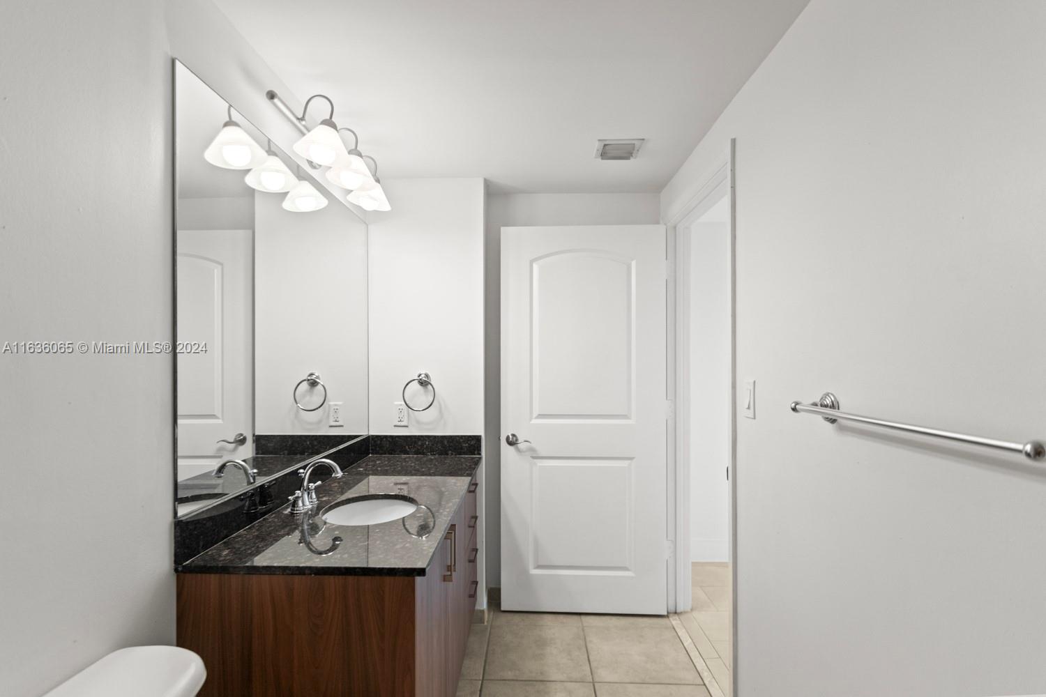 TOSCANO CONDO - Residential