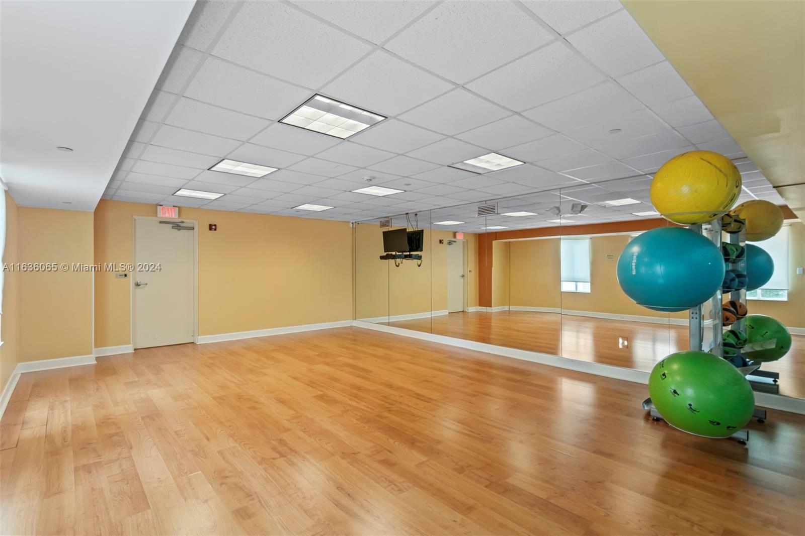 TOSCANO CONDO - Residential