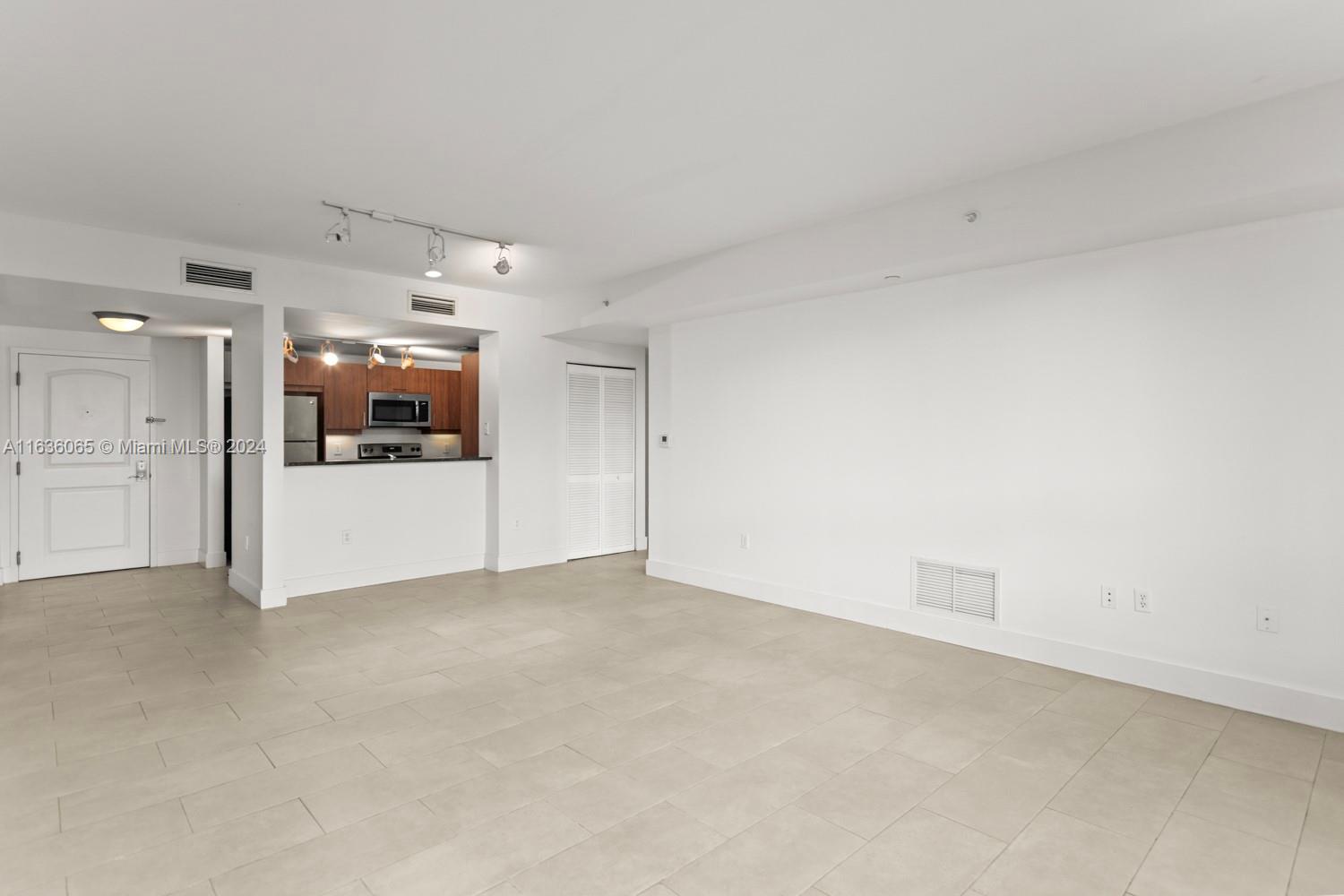 TOSCANO CONDO - Residential