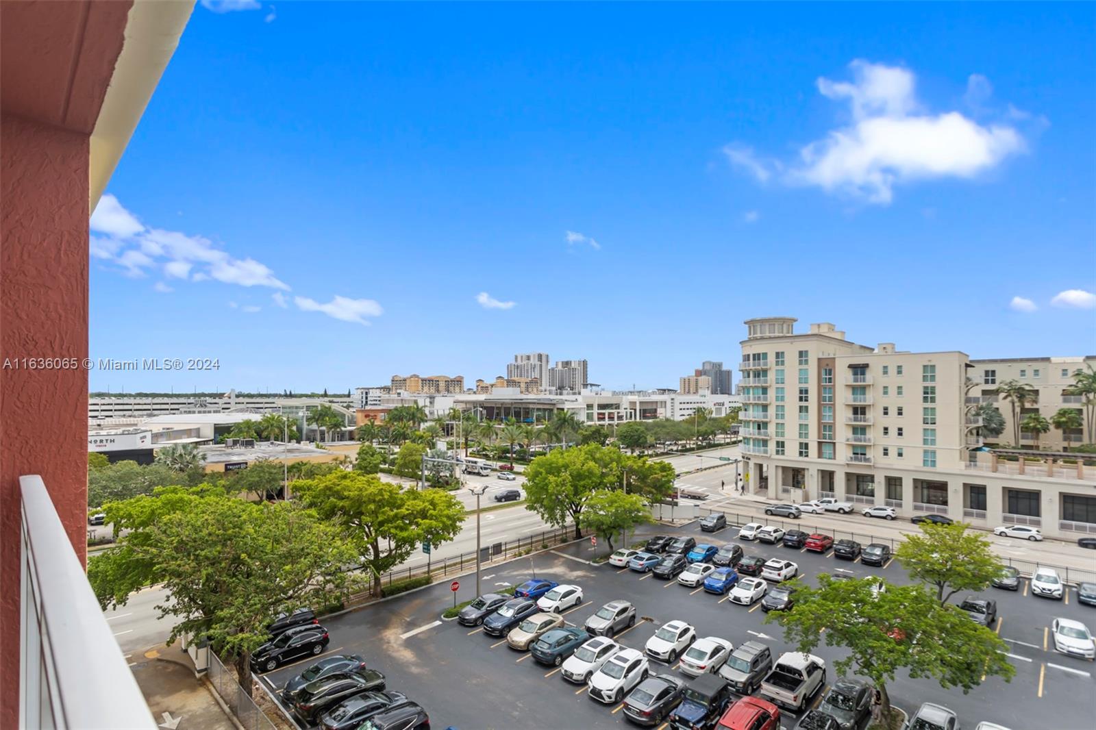 TOSCANO CONDO - Residential