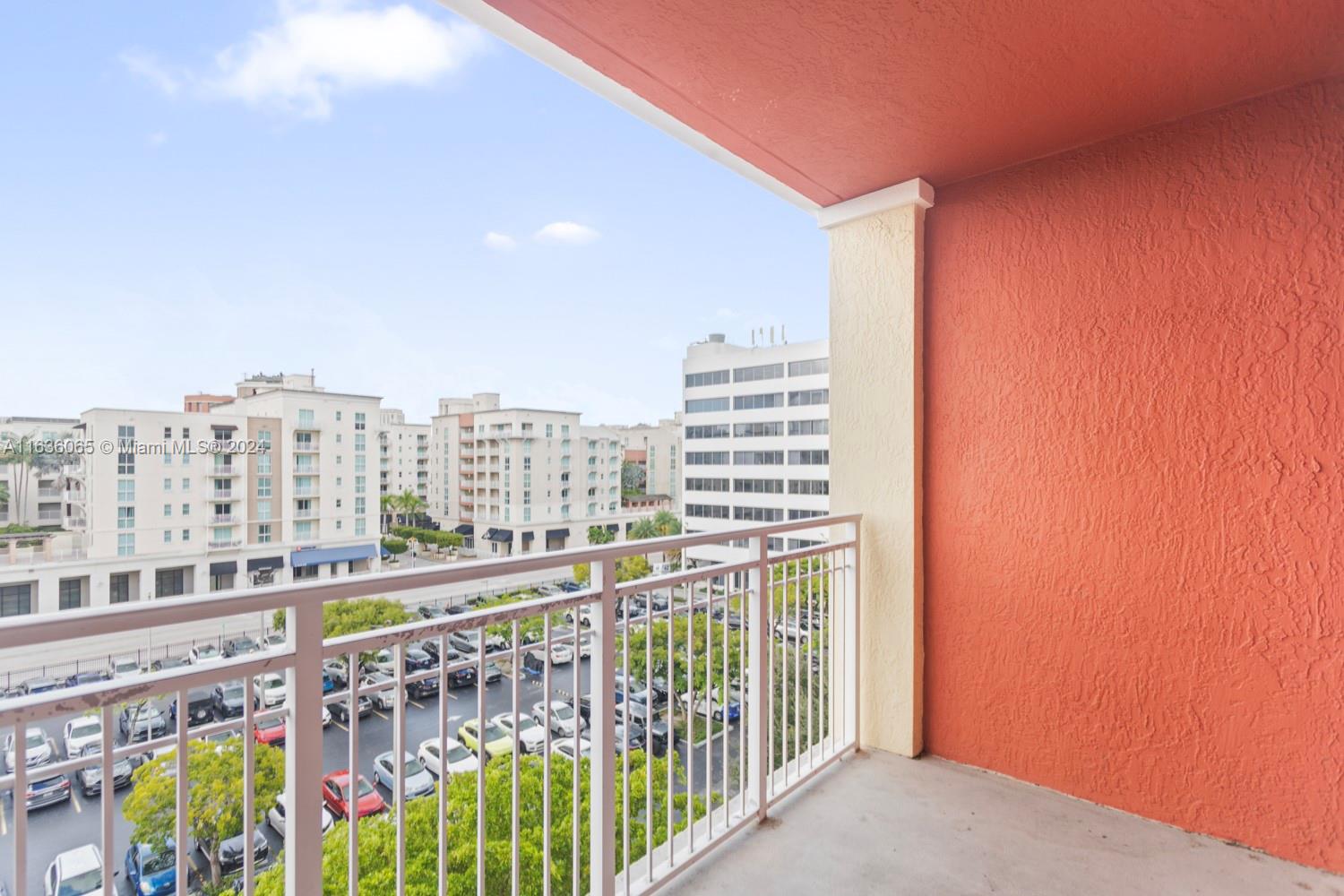 TOSCANO CONDO - Residential