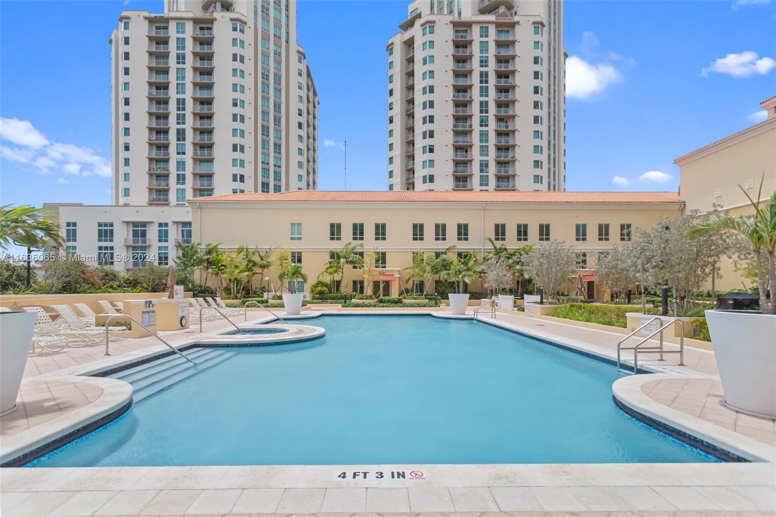 TOSCANO CONDO - Residential