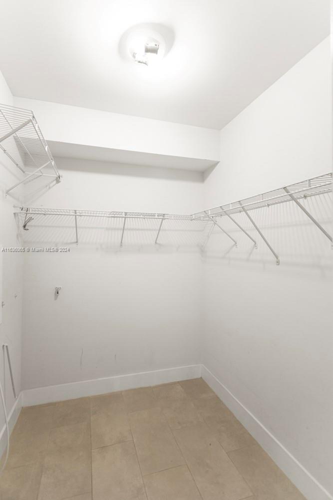 TOSCANO CONDO - Residential