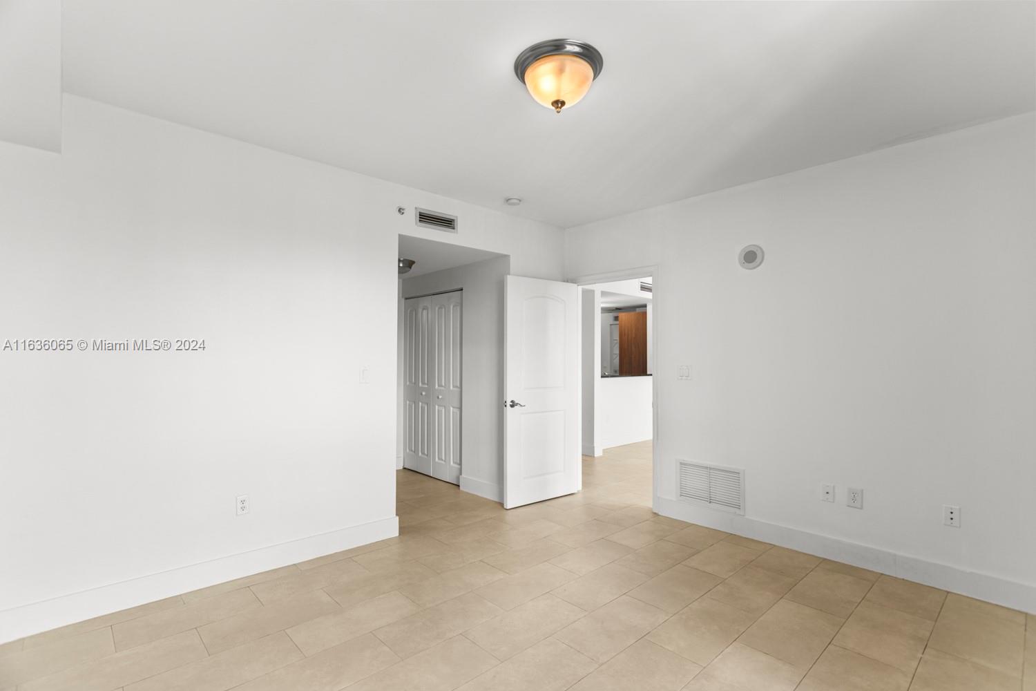 TOSCANO CONDO - Residential