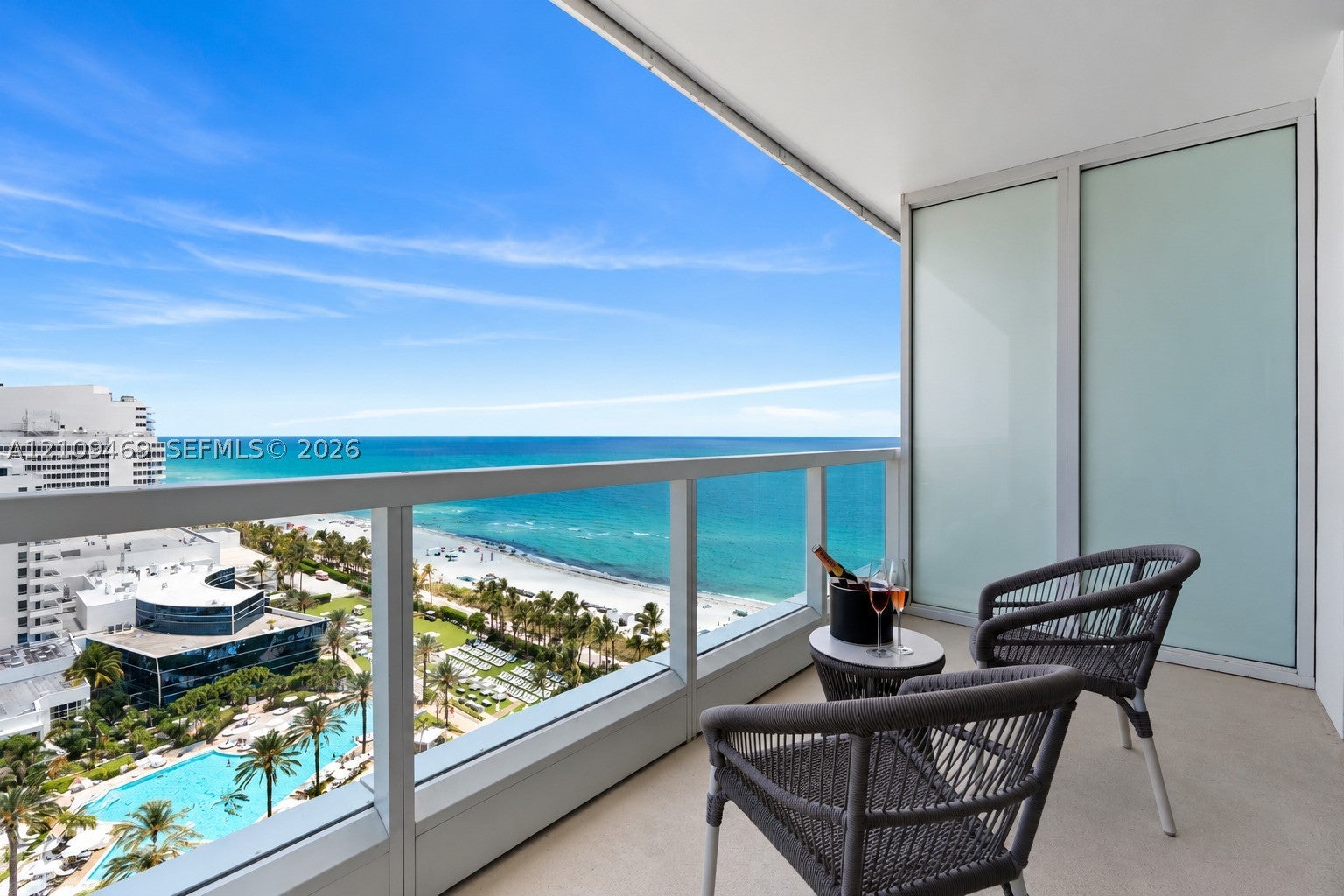 4391 Collins Ave