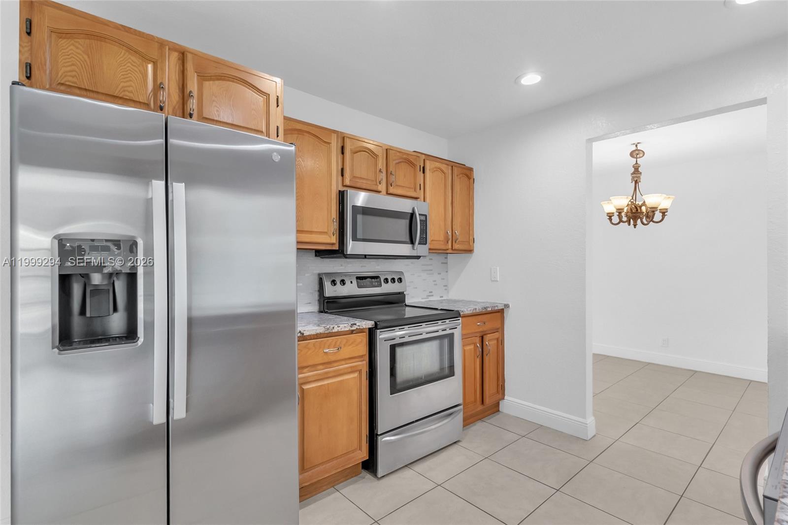 CRYSTAL LAKE 4TH SEC - Residential Lease