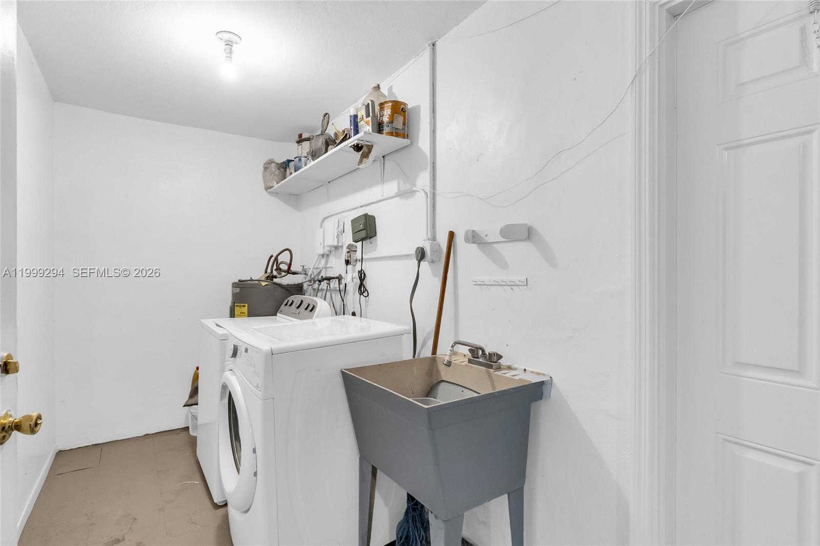 CRYSTAL LAKE 4TH SEC - Residential Lease