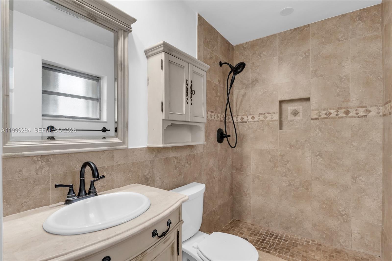 CRYSTAL LAKE 4TH SEC - Residential Lease